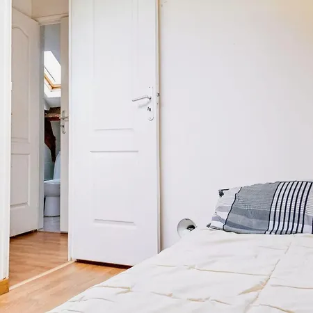 Cosy For 4 *